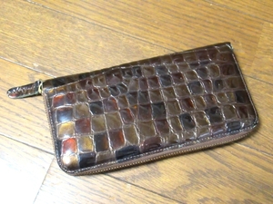 長財布　ウォレット ガラスレザーの長財布 日本製　 中古 