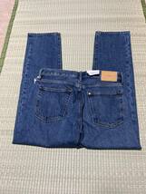 H&M &DENIM W31 デニム ジーンズ 新品未使用 3999円 紙パッチ ボタンフライ 人気 デザイン 定番 メンズ 紳士 カジュアル ファッション_画像4