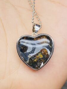 pala site meteorite both sides Heart type 22.5.se Rico meteorite necklace high quality stone iron meteorite work . meteorite rare 