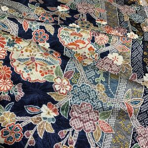 111 着物 ハギレ 地紋 絞り 雪輪花鳥金彩模様 袖ハギレ37×120