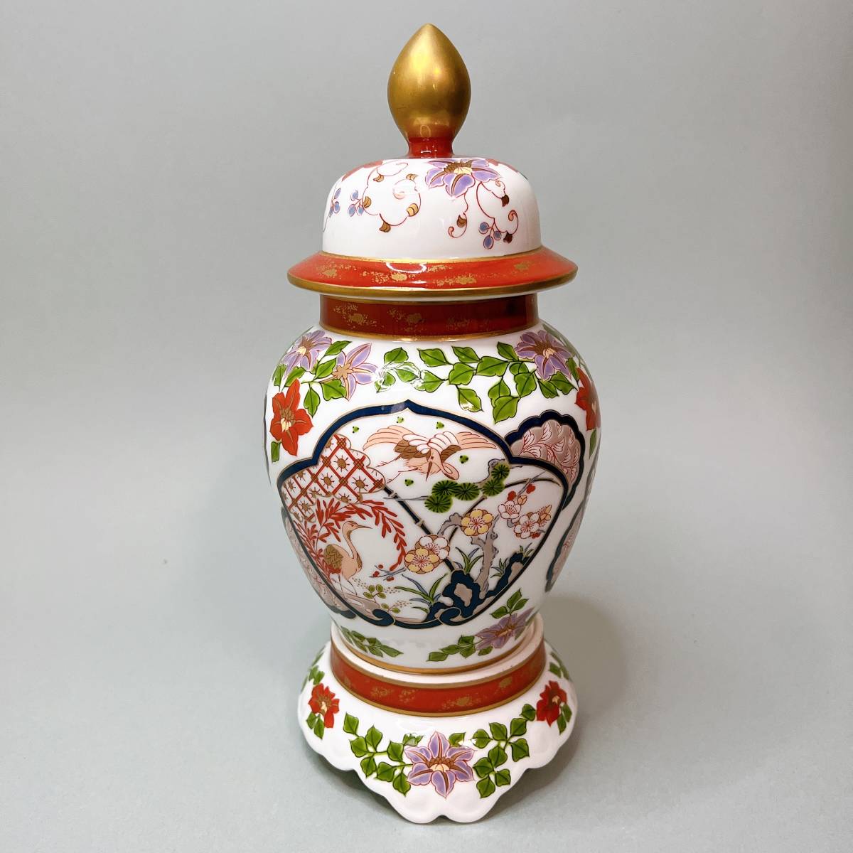 有田焼 飾り壺 蓋付 陶器 小型 置物 焼物 花模様 色絵 骨董 美術 すぐ