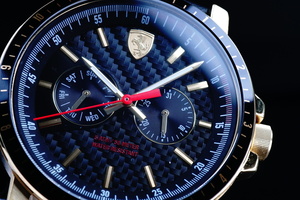 公式フェラーリSCUDELIAクロノグラフ 1円 精悍なブラックと鮮やかなゴールド 腕時計50m防水スクーデリアFERRARI本物新品F1逆輸入