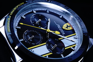 公式フェラーリSCUDELIAクロノグラフ 1円鮮やかなフェラーリイエロー 腕時計50m防水スクーデリアFERRARI本物新品F1逆輸入