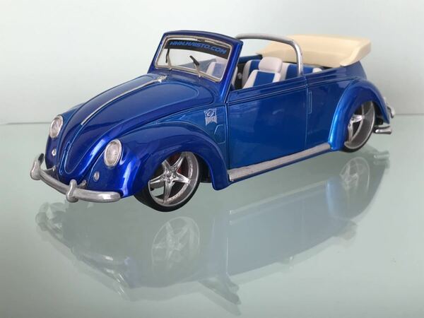 送料無料　1/18 フォルクスワーゲン　ビートル　1951 カブリオレ　ミニカー　マイスト Maisto VOLKSWAGEN BEETLE