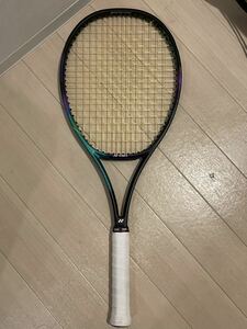 美品　ヨネックス(Yonex) 2021年モデル Vコア プロ 100 (300g) グリーン/パープル 16x19 03VP100YX (VCORE PRO 100) テニスラケット　G2