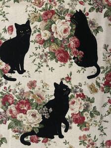 綿麻キャンバス / 黒猫&薔薇 / 布幅110cm × 1m / リネン色 / 送料無料