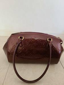 Louis Vuitton Sherwood PM Verni M91493 Louis Vuitton почти не используется