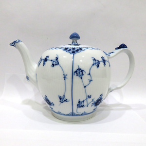 Used Royal Copenhagen Plain Tea Pot Blue Fruited Half Racing AB Rank [Nishijin] 【Free Shipping】