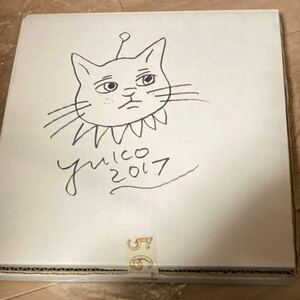 Art hand Auction Yuko Higuchi Kutani ware plate Tree Man and GUSTAVE Meeting ◆ Comes with a box with hand-drawn illustration, others, rental, Painting, Craft