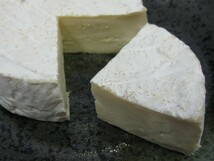 北海道カマンベールチーズサンド 92g×2個(おつまみの定番チータラ)十勝産チーズをたらのシートでサンドしました【メール便対応】_画像2
