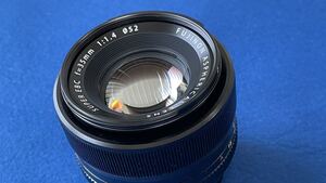 【富士フイルム FUJI FILM】単焦点レンズ XF35mm F1.4 R ケンコー社製レンズプロテクター付き 美品