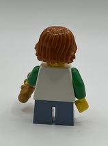 即決 新品 未使用　レゴ LEGO ミニフィグ ミニフィギュア シティ　サックス奏者　サックスを練習する男の子　子ども　楽器　レゴTシャツ_画像4