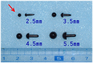 さし目　黒　２．５ｍｍ　１００個