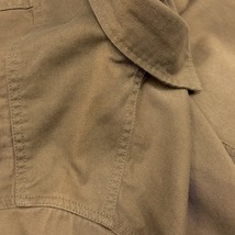 【新品/訳アリ】Confirm コンファーム M メンズ シャツジャケット チノ ミリタリー ワーク ボックスカット 袖にワッペン 長袖 綿100% 茶_画像3