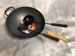 日本製 エポラス 炒め鍋 32cm 平底 IH対応 窒化処理加工 お玉ヘラ付き