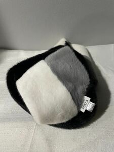  beautiful goods FURLA Furla fur muffler white black gray - stole lady's Logo metal fittings 