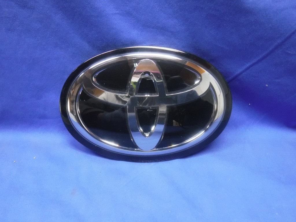 純正通販 - 【新品】トヨタ純正品 ミリ波レーダー フロント エンブレム