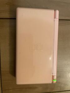 上の画面は良好ですが 下の画面はちょっと調子悪いです。写真では黄色に見えますが肉眼で見ると黄ばみはないです。(個人感想)