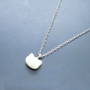  silver 925 cat motif white mother ob pearl White Butterfly .( white shell ). cat necklace 