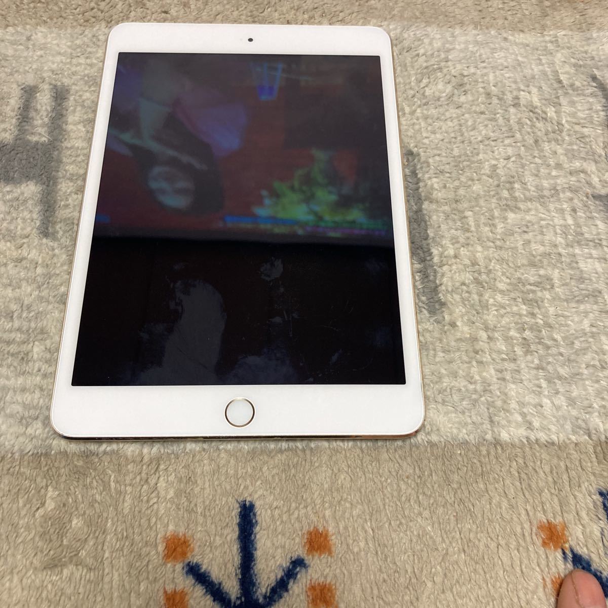 Apple iPad mini 3 Wi-Fiモデル 16GB MGYE2J/A [ゴールド