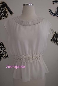 *11C Chanel CHANEL complete sale pretty . flower beads trim. cut and sewn. top blouse 38