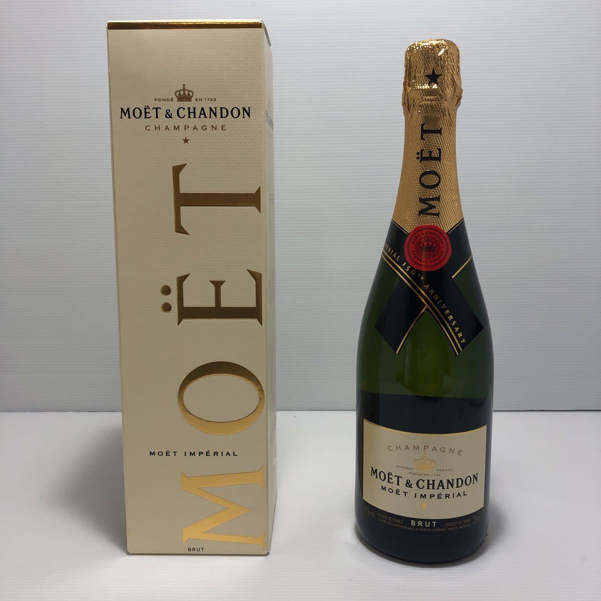 クリスマス特集2023飲料/酒本物保証! モエ・エ・シャンドン クリスタル仕様 箱つき - ワイン