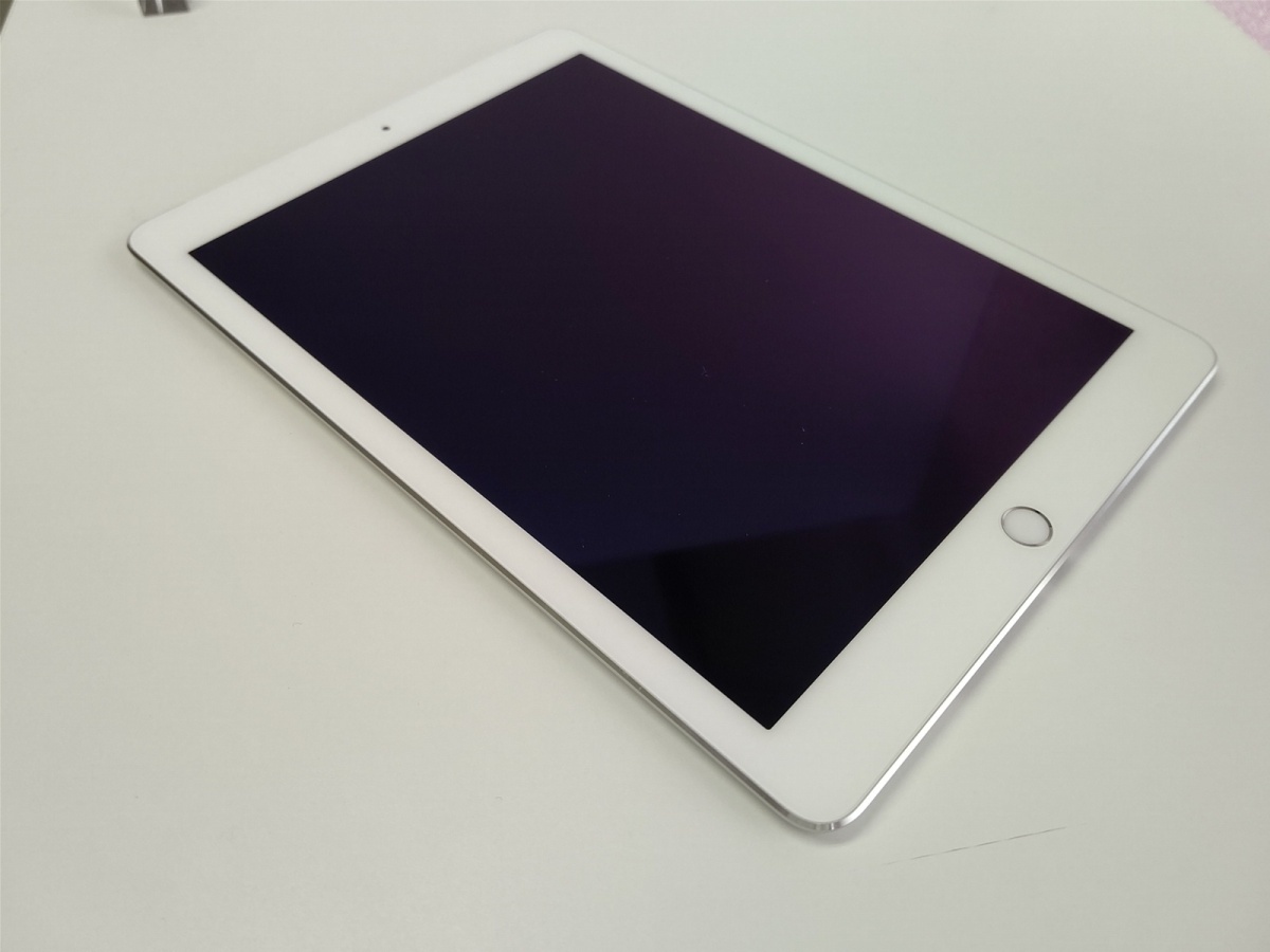Apple iPad Air 2 Wi-Fi+Cellular 64GB docomo [ゴールド 