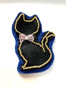 ハンドメイド フェルトワッペン ビーズ刺繍