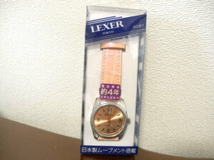 新品 腕時計 ベビーピンク クオーツ　3針　文字盤大きめ約直径3ｃｍ　皮革調