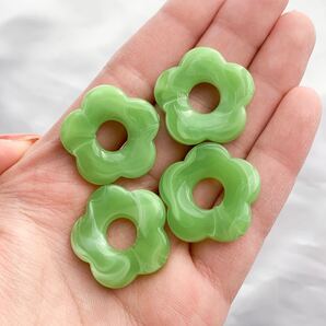 No.29《4つ》デイジーパーツ 1つ穴 ビーズ 27mm マーブルグリーン