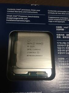 Intel Xeon w-2123 3.6GHz 8.25MB LGA2066 未開封品　cpu 未使用