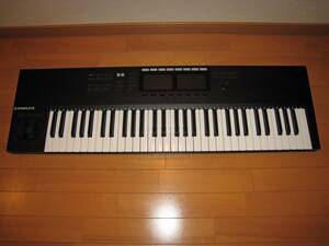 Native Instruments KOMPLETE KONTROL S61 MK2 MIDI keyboard used work properly beautiful goods!