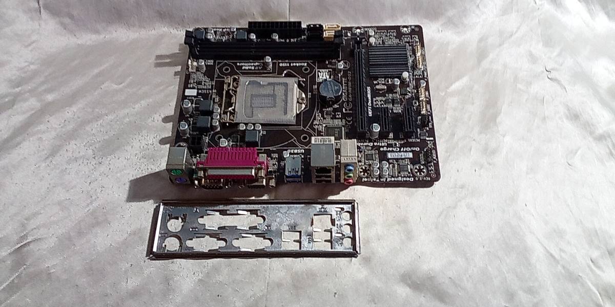 高価値 新品 ATX Micro 1150 LGA H81 Intel マザーボード GA-H81M-DS2 