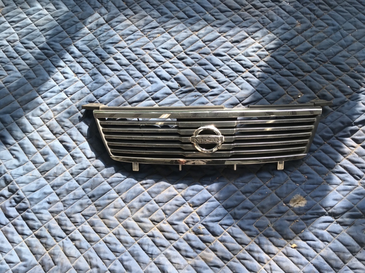 日産純正 NISSAN サニー FB15 フロントグリル 62310 8N000