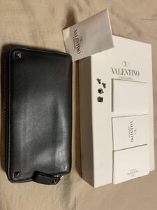 VALENTINO GARAVANI ヴァレンティノ スタッズ長財布