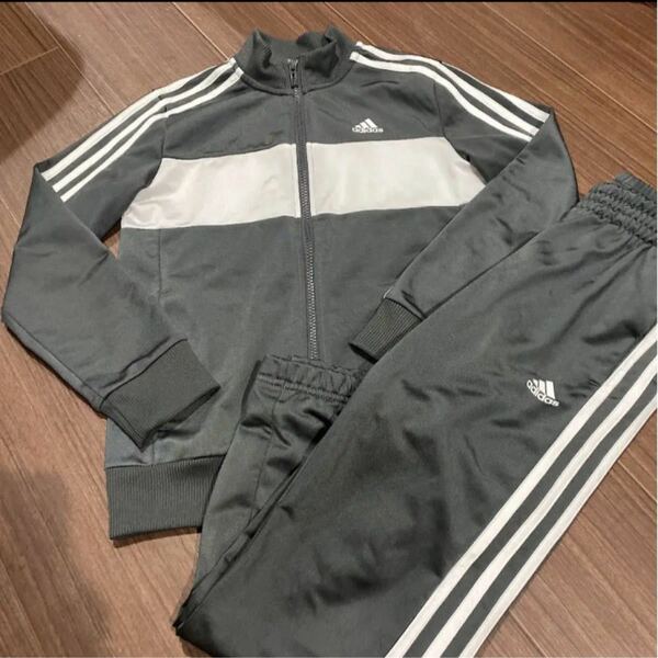 adidas セットアップ