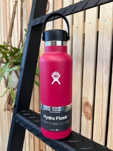 ハワイロコに大人気！断熱ステンレスお洒落ボトル ハイドロフラスクHydroFlask 18oz(532ml) 2022NEWカラースナッパー アウトドアヨガビーチ