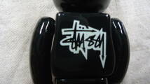 BE@RBRICK 100% Stussy FUTURA 黒 ベアブリック ステューシー フューチュラ レターパックライト ゆうパック（おてがる版） 匿名配送_画像5