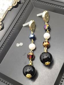 ★ハンドメイド ピアス　A８２５　※金具は変更出来ません。ピアスのみです※　ゴールド　多面カット　オーロラ　パール　ブラック★