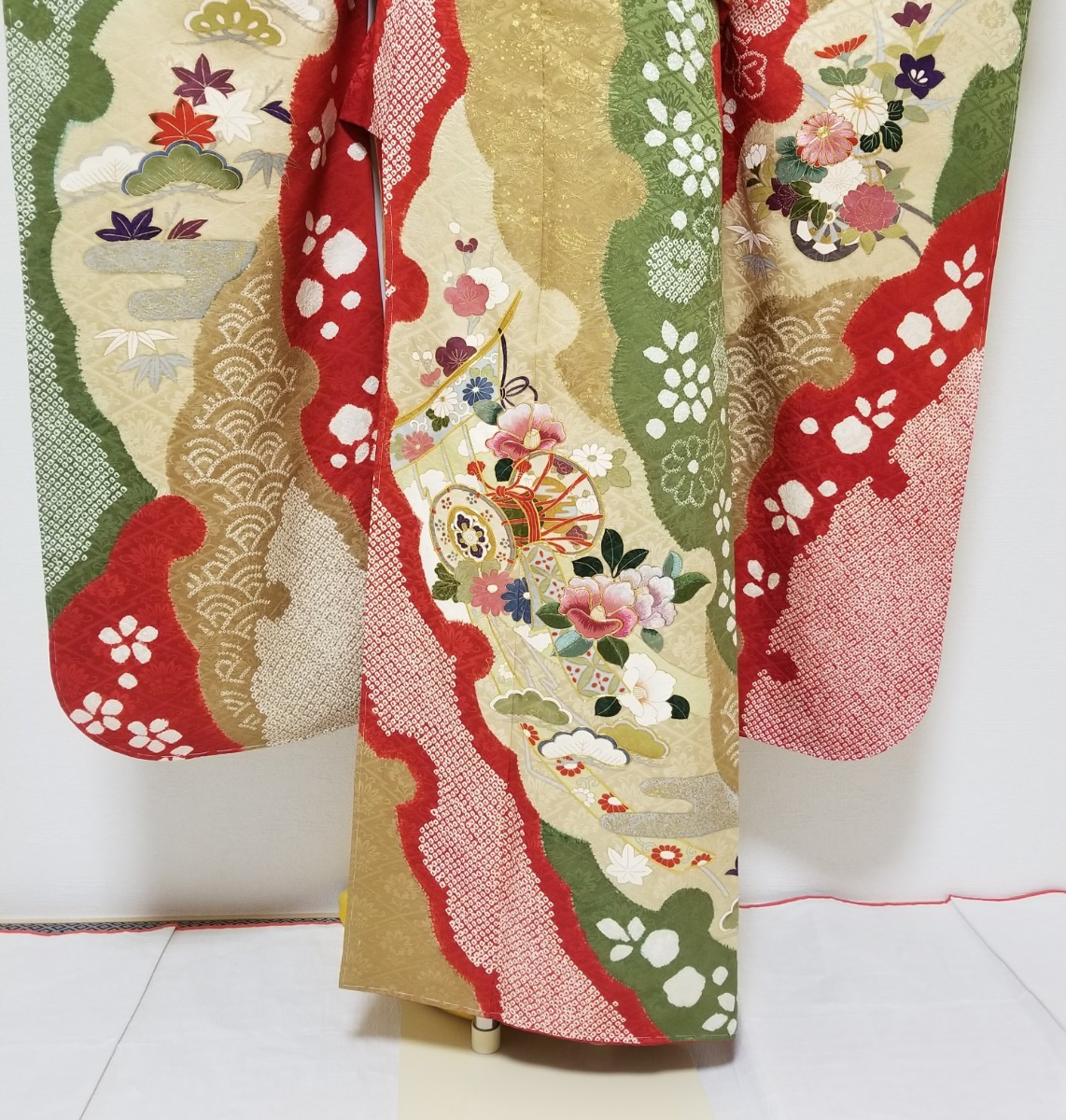 新品・お仕立て上がり 』丹後ちりめん紅型調高級お振袖です|PayPayフリマ