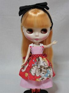 ハンドメイド*ネオブライス/リカちゃんサイズお洋服セット人形/アウトフィット/衣装/ドレス/ワンピース/エプロン/猫/ドール服/昭和レトロ