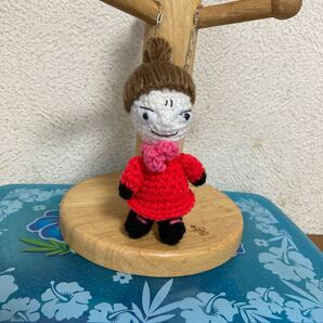 「ムーミンのあみぐるみ」の本参考に リトルミイ編みぐるみストラップ人形 手編みのハンドメイド品