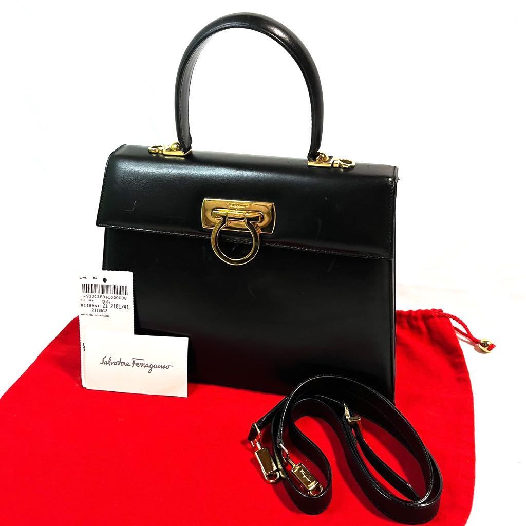 印象のデザイン Salvatore Ferragamo フェラガモ クラッチバッグ
