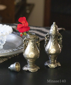 ソルト&ペッパー 2個セット シルバープレート製 バロック Wallace社 小花用 花瓶 シェーカー アンティーク ビンテージ
