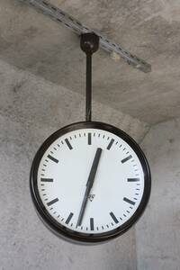  редкий!PRAGOTRON double sided clock 49cm metal dishpalagoto long Vintage античный красота . магазин инвентарь Cafe двусторонний часы 