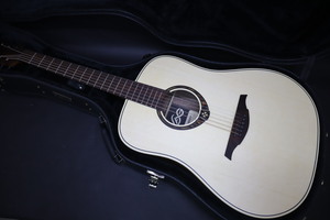 写真の現品販売！LAG GUITARS T270D アコースティックギター