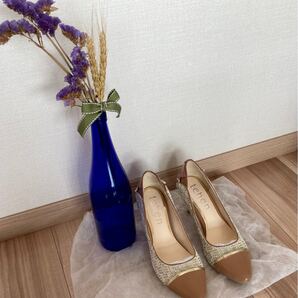 美品 ベージュパンプス EEE エナメルパンプス