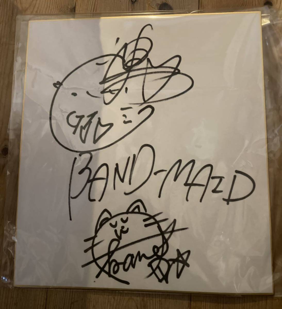 BAND-MAID直筆サイン色紙◆小鳩ミク茜バンドメイド ◆BAND MAID バンメ ガールズロックバンドくるっぽメイド服 ハードロック ロック, 音楽, 記念品, 思い出の品, サイン