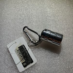 【未使用】ミニ9LEDライト カラビナ付 アルミニウム合金 JANコード:4534253323648 電池(CR2032 2個)