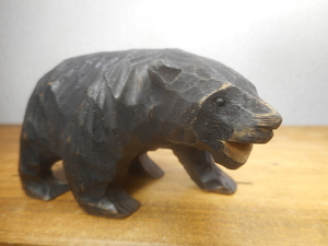 古い　小さい　木彫り　熊　くま　９センチ